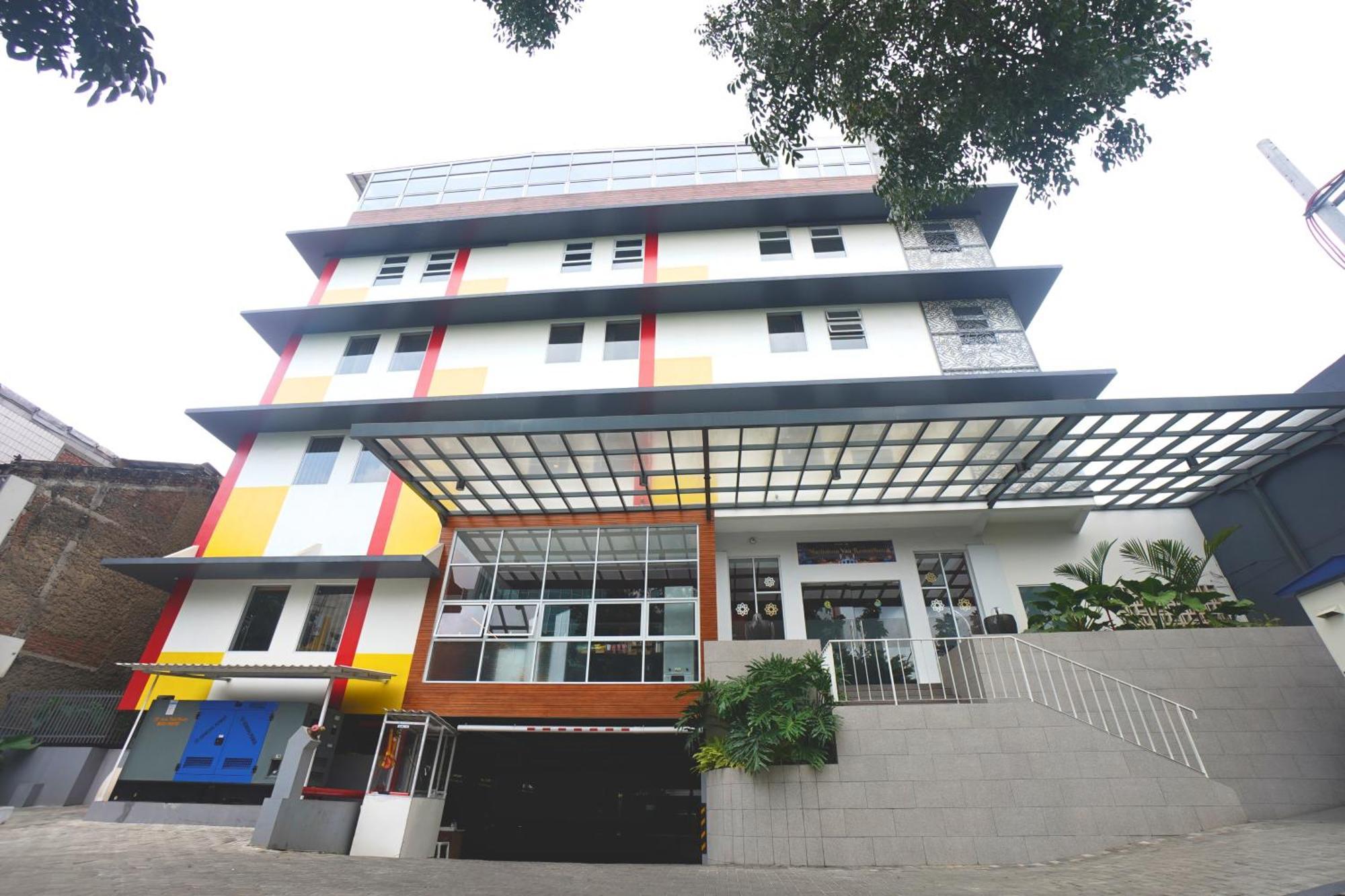 Front One Hotel Pasir Koja Bandung Bagian luar foto